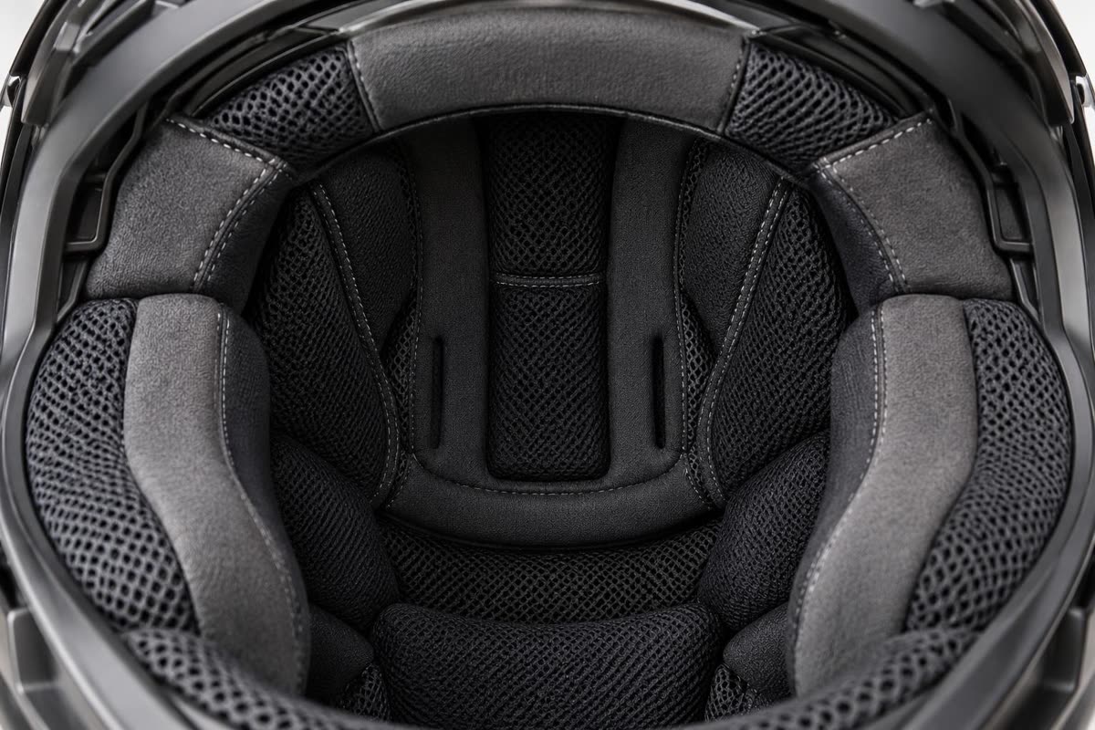 Detail busa bagian dalam helm